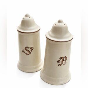 Vintage Pfaltzgraff Village Brown Salt Pepper Shakers
